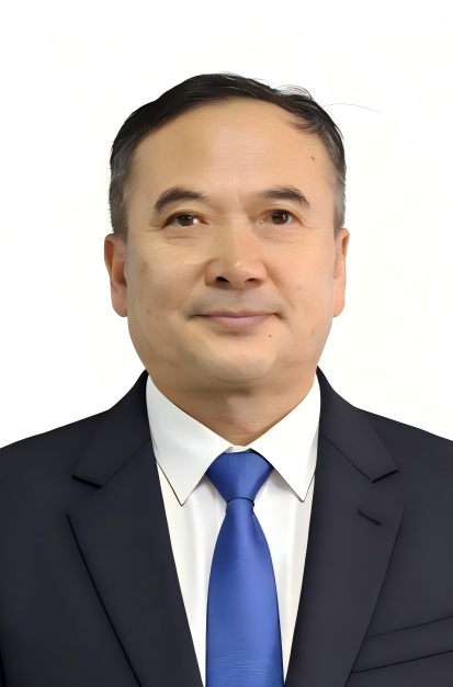 赵嵘：党委委员、纪委书记